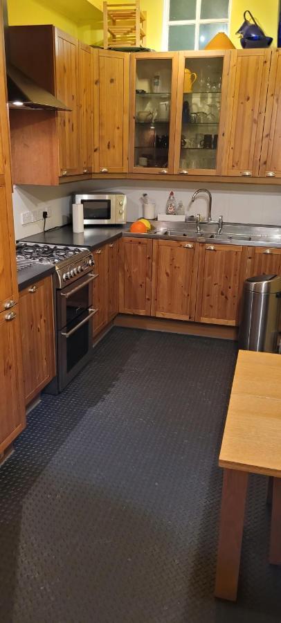 City Centre Flat - Sleep Upto 4 Edimburgo Exterior foto